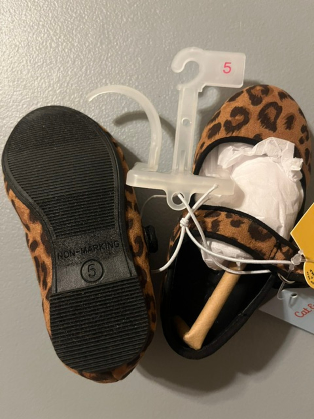 Leopard Print Memory Foam Flats Size 5 - Picture 2 of 2